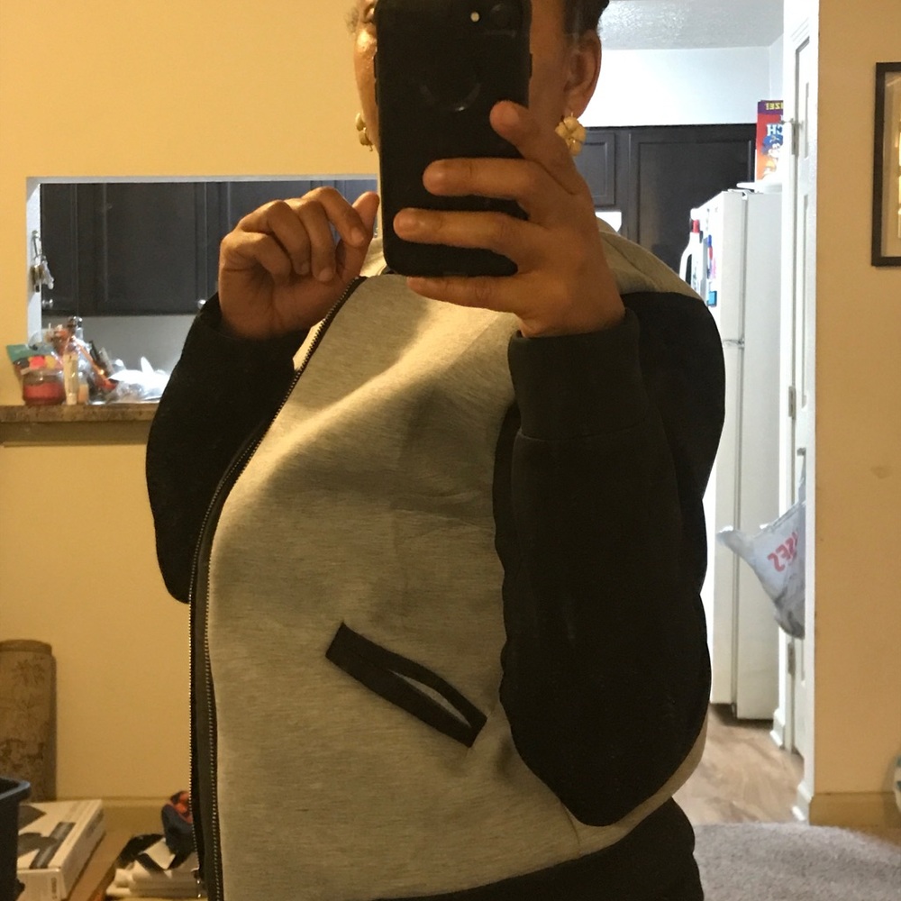 Stylish Bomber Jacket - Picture 7 of 8